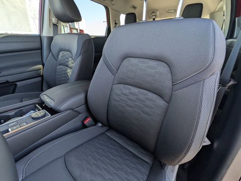 New 2026 Nissan Pathfinder SV image 18