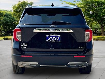 Used 2024 Ford Explorer XLT w/ Equipment Group 202A