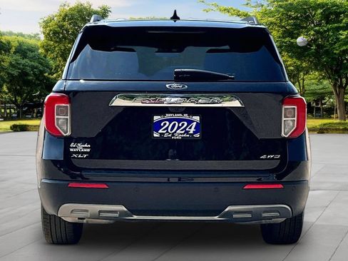 Used 2024 Ford Explorer XLT w/ Equipment Group 202A AWD/4WD image 4