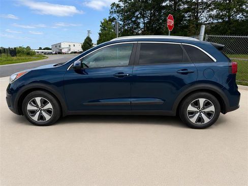 Used 2018 Kia Niro LX FWD image 4