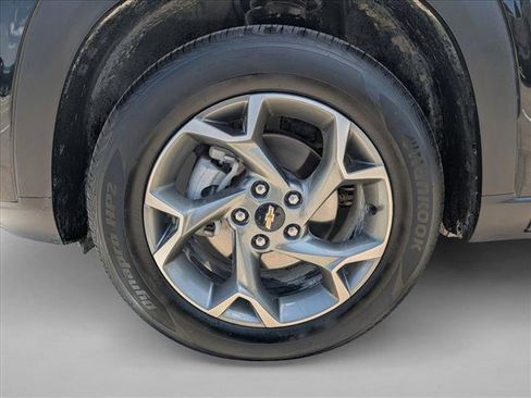 Used 2025 Chevrolet Trax LT w/ LT Convenience Package FWD image 23