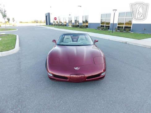 Used 2003 Chevrolet Corvette 50th Anniversary Edition w/ Preferred Equipment Group1 image 3
