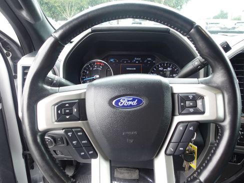 Used 2022 Ford F250 Lariat w/ Lariat Value Package AWD/4WD image 12