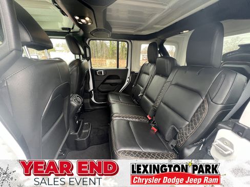 Used 2023 Jeep Wrangler Unlimited Sahara image 13