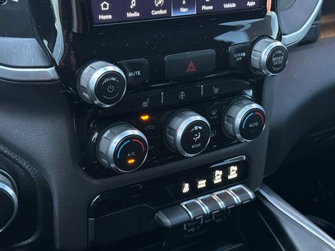 Used 2022 RAM 1500 Big Horn AWD/4WD image 22