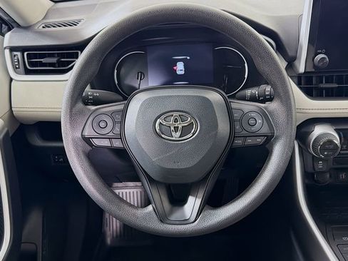 Used 2023 Toyota RAV4 XLE AWD/4WD image 13