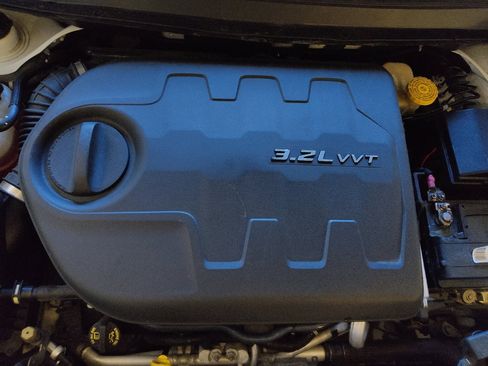 Used 2014 Jeep Cherokee Latitude w/ Comfort/Convenience Group FWD image 30