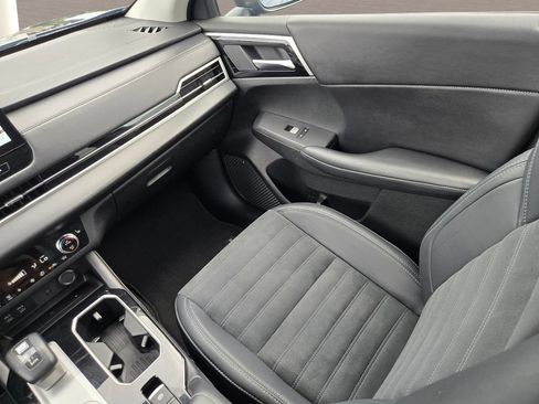 Used 2025 Mitsubishi Outlander AWD image 15