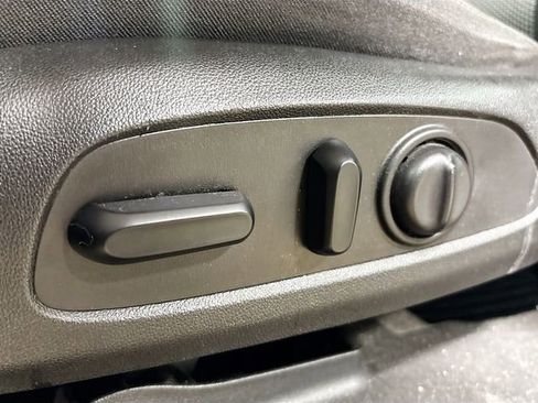 Used 2019 Chevrolet Traverse LT AWD/4WD image 21
