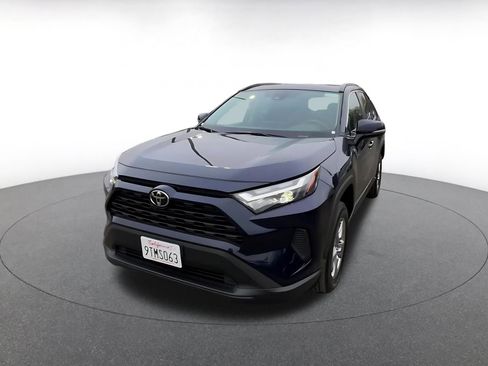 Used 2025 Toyota RAV4 XLE image 7