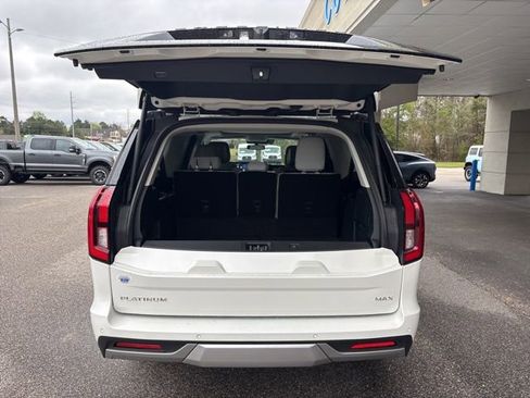 New 2026 Ford Expedition Max Platinum w/ Driver's Package image 9