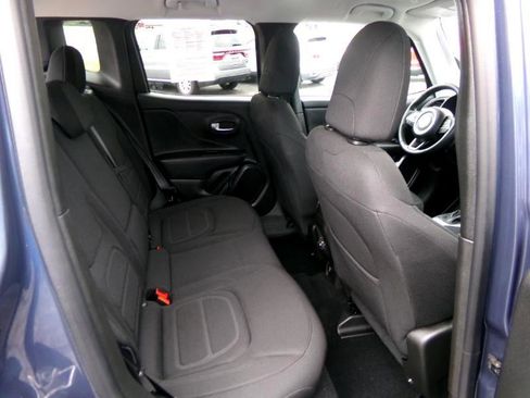 Used 2022 Jeep Renegade Latitude w/ Convenience Group image 32