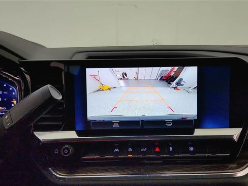 Used 2023 Chevrolet Silverado 1500 LT image 25