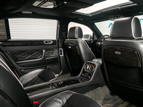 Used 2009 Bentley Flying Spur Flying Spur Speed w/ Convenience Specification Pkg image 8
