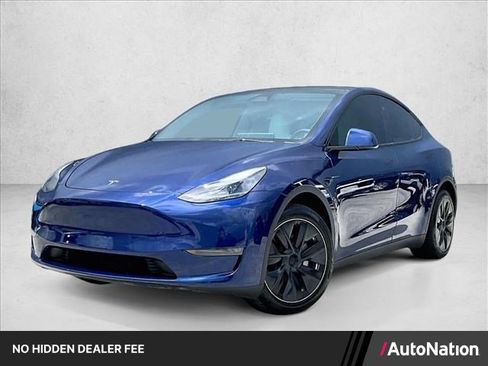 Used 2024 Tesla Model Y Long Range AWD/4WD image 1