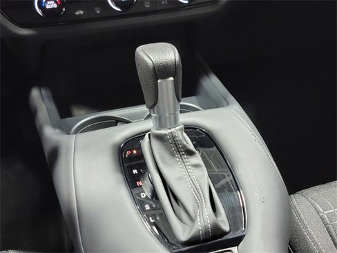 Certified 2025 Honda HR-V LX image 23