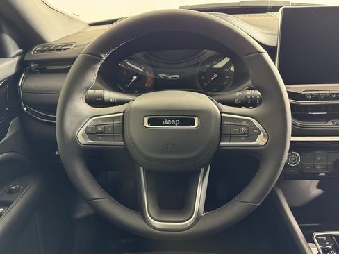 New 2026 Jeep Compass Latitude image 22