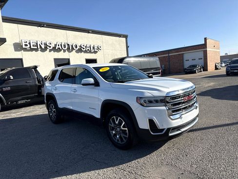 Used 2023 GMC Acadia SLE image 4