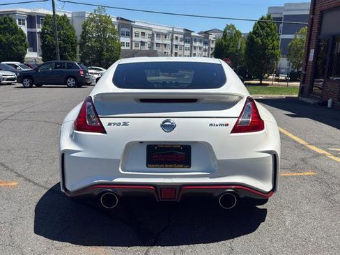 Used 2018 Nissan 370Z NISMO RWD image 10