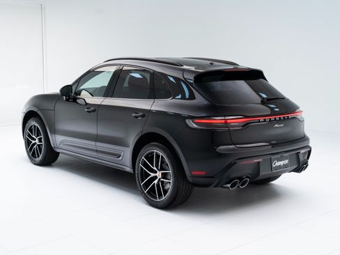 Certified 2026 Porsche Macan AWD/4WD image 3