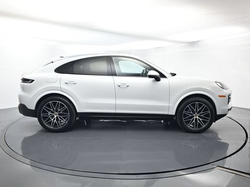 Certified 2024 Porsche Cayenne Coupe AWD/4WD image 16