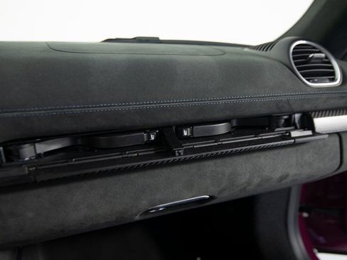 Used 2025 Porsche 718 Cayman GT4 RS image 37