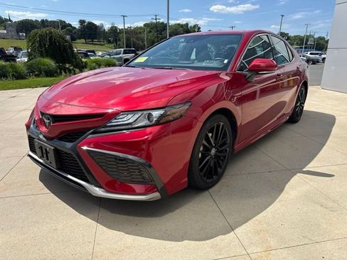 Used 2023 Toyota Camry XSE FWD image 3