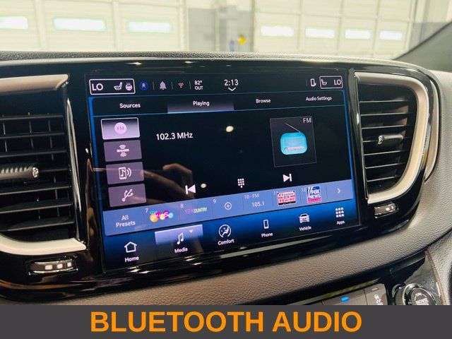 Used 2025 Chrysler Pacifica Select FWD image 6