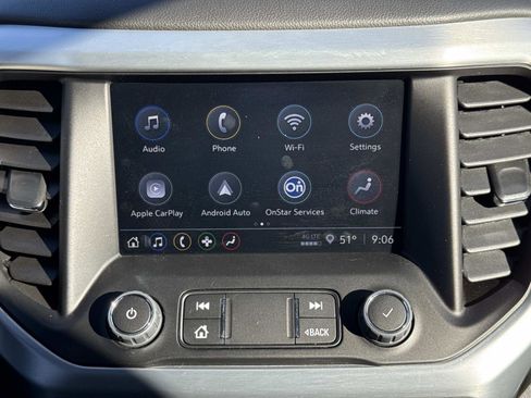 Used 2022 GMC Acadia SLE w/ Driver Convenience Package image 3