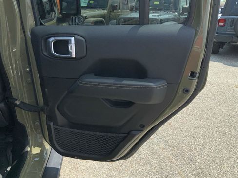 Used 2025 Jeep Wrangler Unlimited Rubicon 392 AWD/4WD image 54