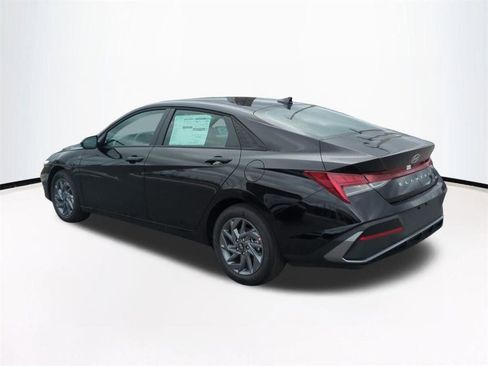 New 2026 Hyundai Elantra Blue image 7