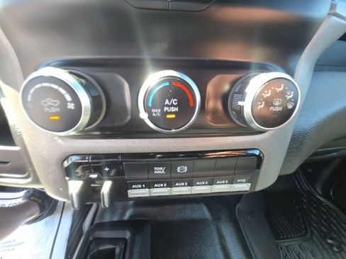 Used 2022 RAM 5500 Tradesman w/ Chrome Appearance Group AWD/4WD image 17