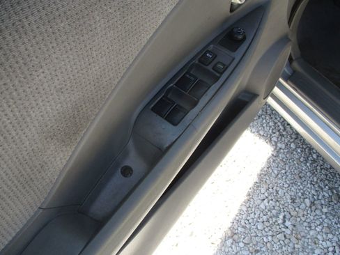 Used 2002 Nissan Altima 2.5 S FWD image 11
