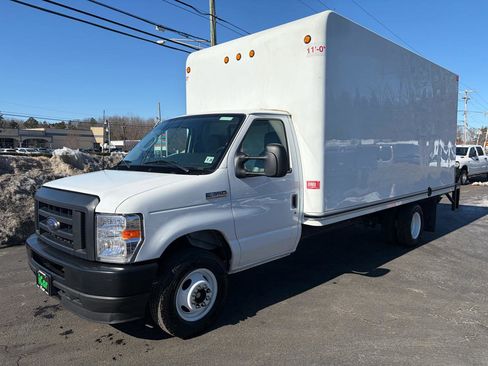 Used 2024 Ford E-350 and Econoline 350 Super Duty w/ Power Windows & Locks Group image 4