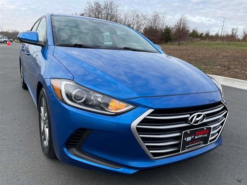 Used 2017 Hyundai Elantra SE image 35