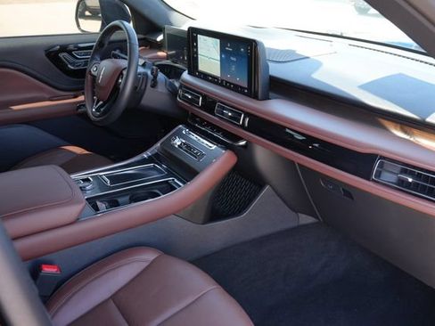 Used 2025 Lincoln Aviator Reserve w/ Jet Appearance Package AWD/4WD image 16