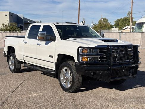 Used 2019 Chevrolet Silverado 2500 High Country image 1