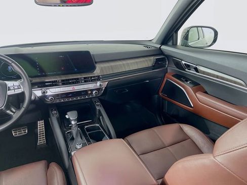 Used 2024 Kia Telluride SX w/ Towing Package image 26