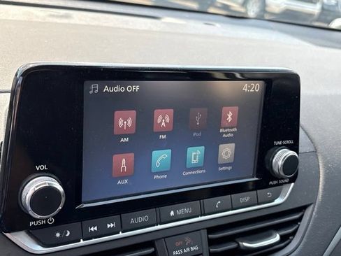 Used 2023 Nissan Altima 2.5 S FWD image 12