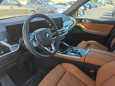 Used 2025 BMW X5 xDrive40i w/ Climate Comfort Package AWD/4WD image 14