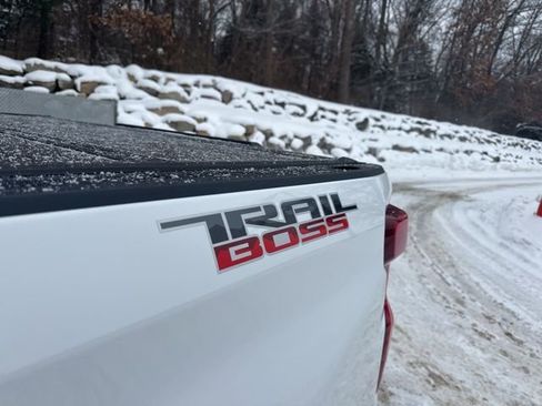 Used 2024 Chevrolet Silverado 1500 Custom Trail Boss image 27