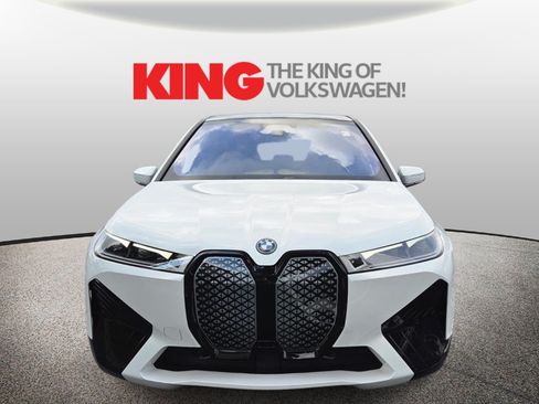 Used 2023 BMW iX xDrive50 w/ Premium Package AWD/4WD image 9