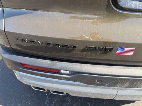 Used 2025 Chevrolet Traverse Z71 w/ Enhanced Driving Package image 4