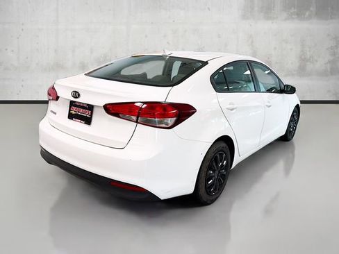 Used 2017 Kia Forte LX image 5