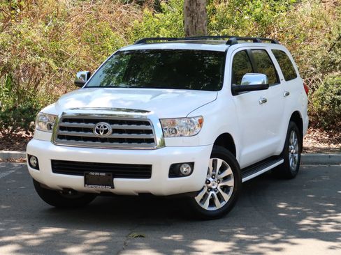 Used 2011 Toyota Sequoia Limited AWD/4WD image 3