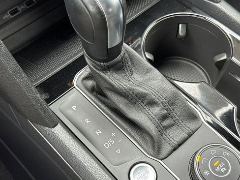 Used 2020 Volkswagen Atlas Cross Sport SEL Premium R-Line image 22