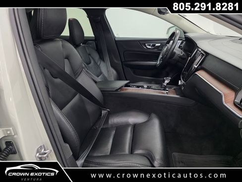 Used 2020 Volvo V60 T5 Cross Country w/ Protection Package Premier image 10