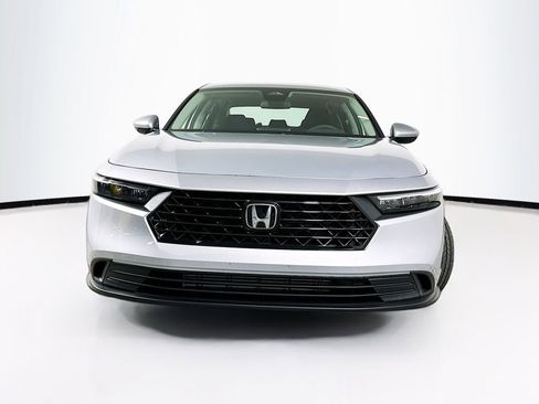 Certified 2025 Honda Accord LX image 5