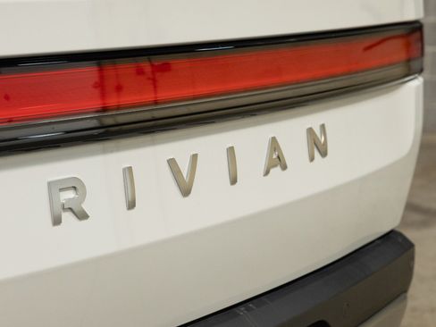 Used 2022 Rivian R1T Adventure AWD/4WD image 12