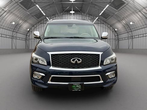 Used 2016 INFINITI QX80 4WD w/ Deluxe Technology Package image 2